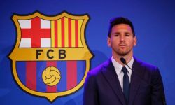 منديل ميسي لعقده الأول مع برشلونة سيُباع في مزاد بـ381 ألف دولار